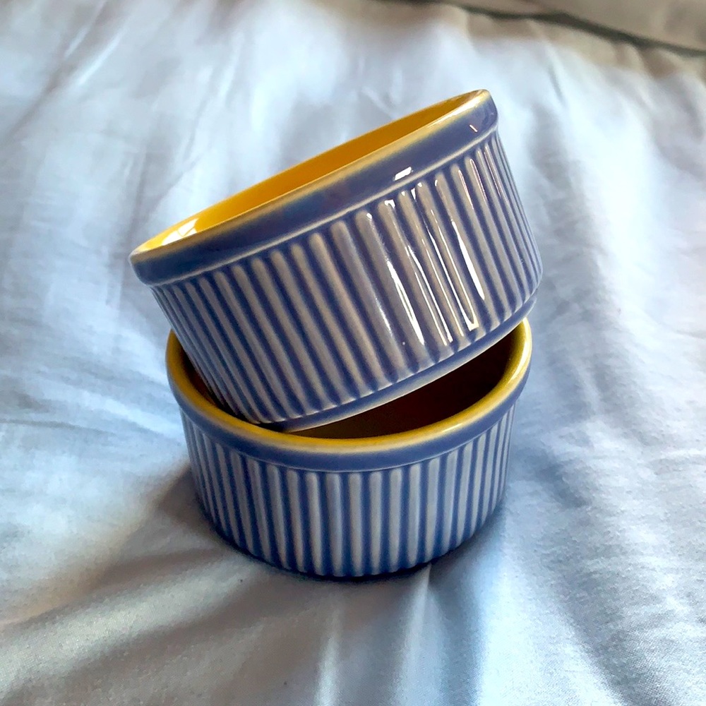 Cute tiny ceramic dishes